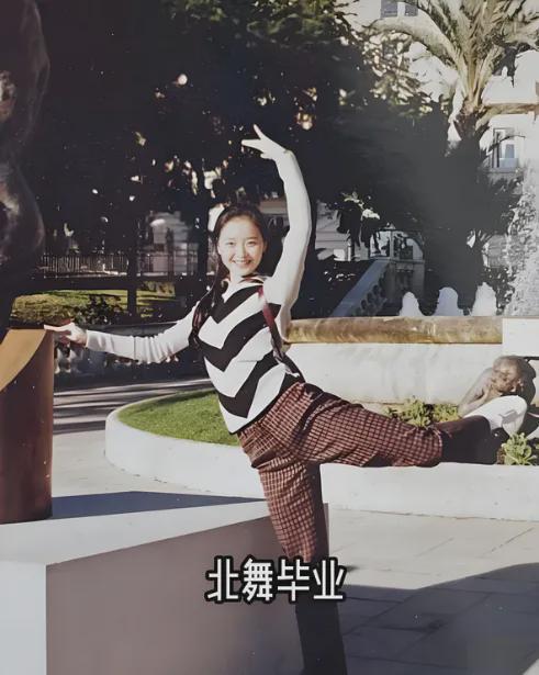 吃瓜拍照背影图片,揭秘吃瓜拍照背影的趣味瞬间